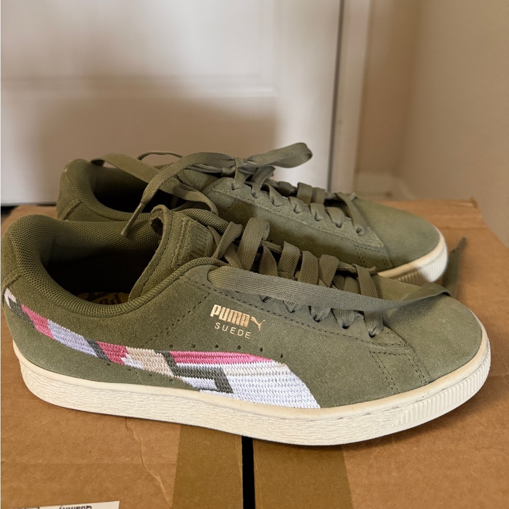 PUMA Suede Classic Embroidered Sneakers (Olive Green / Pink-White Accent). 6.5